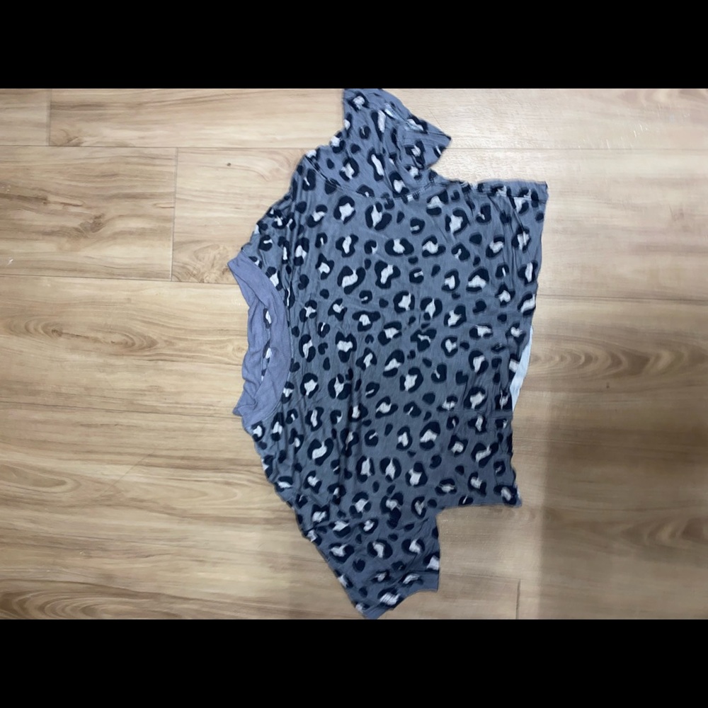 super cute cheetah crop top